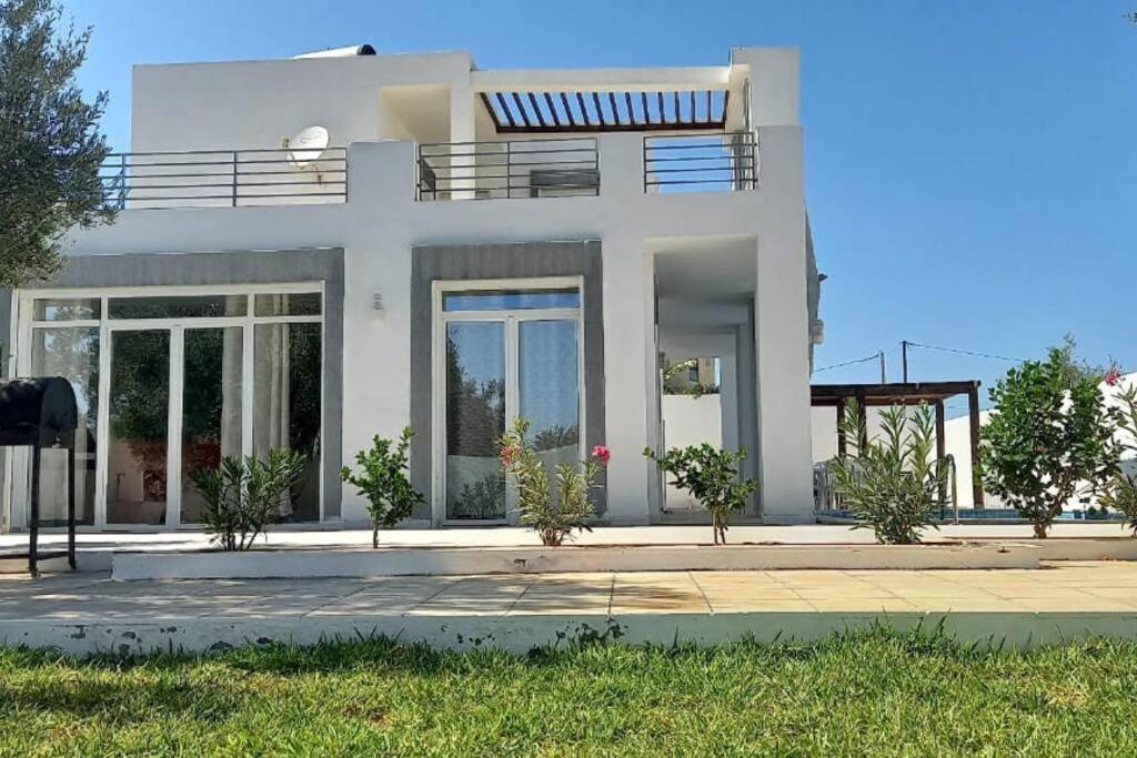 Magnifique Villa Avec Piscine Sur L'Ile De Djerba Pour Vacances Arkou المظهر الخارجي الصورة